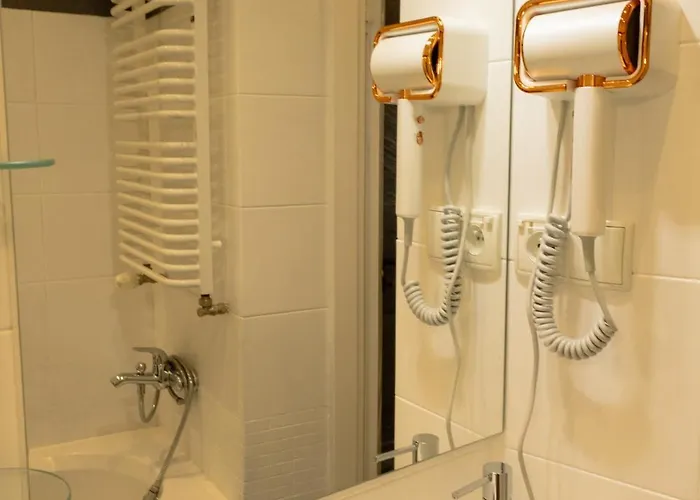 Na Monte Cassino 19 *