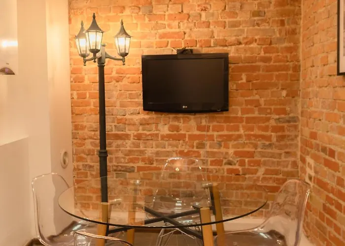 Na Monte Cassino 19 *